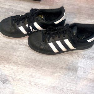 Adidas shoes men’s 6 1/2